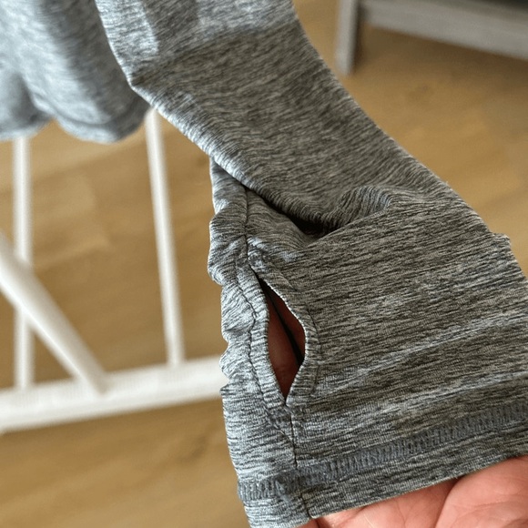 Head Women’s V-Neck Cutout Back Long Sleeve Athletic Shirt hi-low waist sz small - Picture 5 of 6